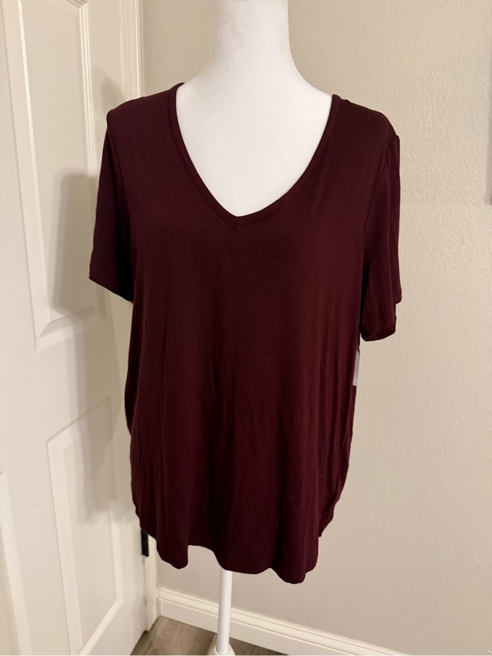 Old Navy Women's V‑Neck Short Sleeve Top - Wine